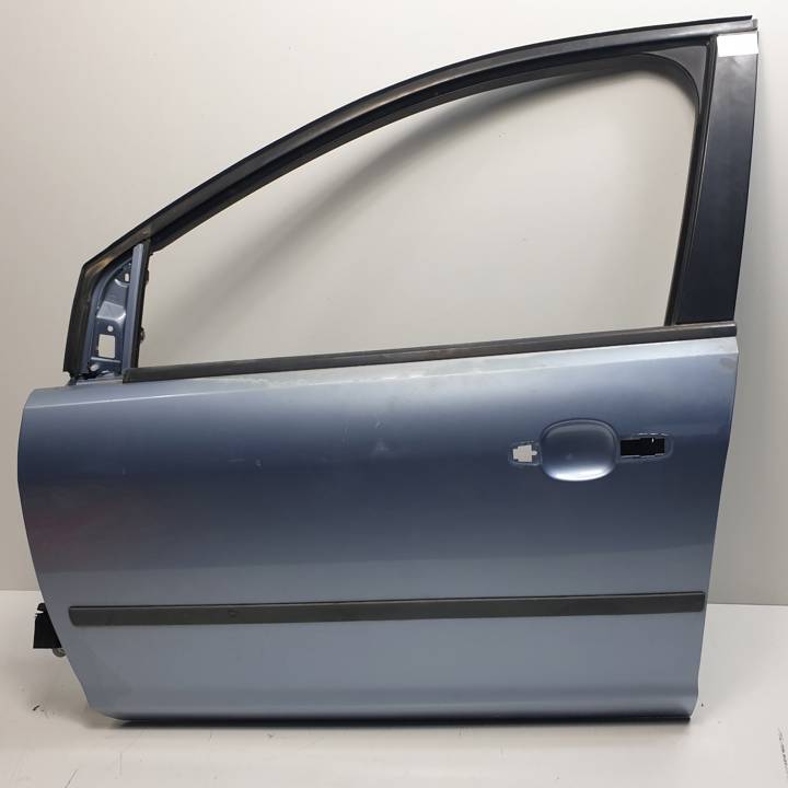PUERTA DELANTERA IZQUIERDA FORD FOCUS BERLINA (CAP) Autodesguaces Alicante