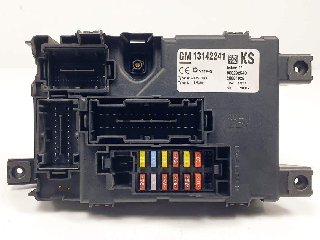 CAJA RELES / FUSIBLES - 13142241 - OPEL - CORSA D