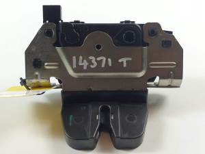 CERRADURA MALETERO / PORTON 131495058724 OPEL ASTRA GTC Autodesguaces Alicante