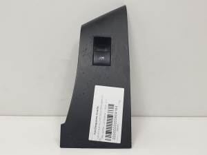 MANDO ELEVALUNAS DELANTERO DERECHO 13301886 OPEL ASTRA J LIM. Autodesguaces Alicante