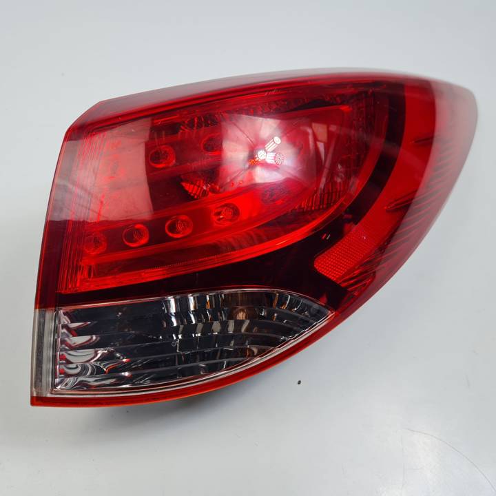 PILOTO TRASERO DERECHO 924022Y0 HYUNDAI IX35 Autodesguaces Alicante