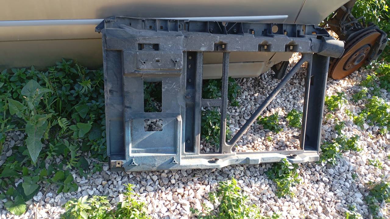 PANEL FRONTAL