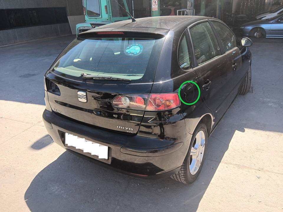 TAPA EXTERIOR COMBUSTIBLE