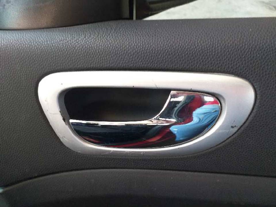MANETA INTERIOR DELANTERA DERECHA